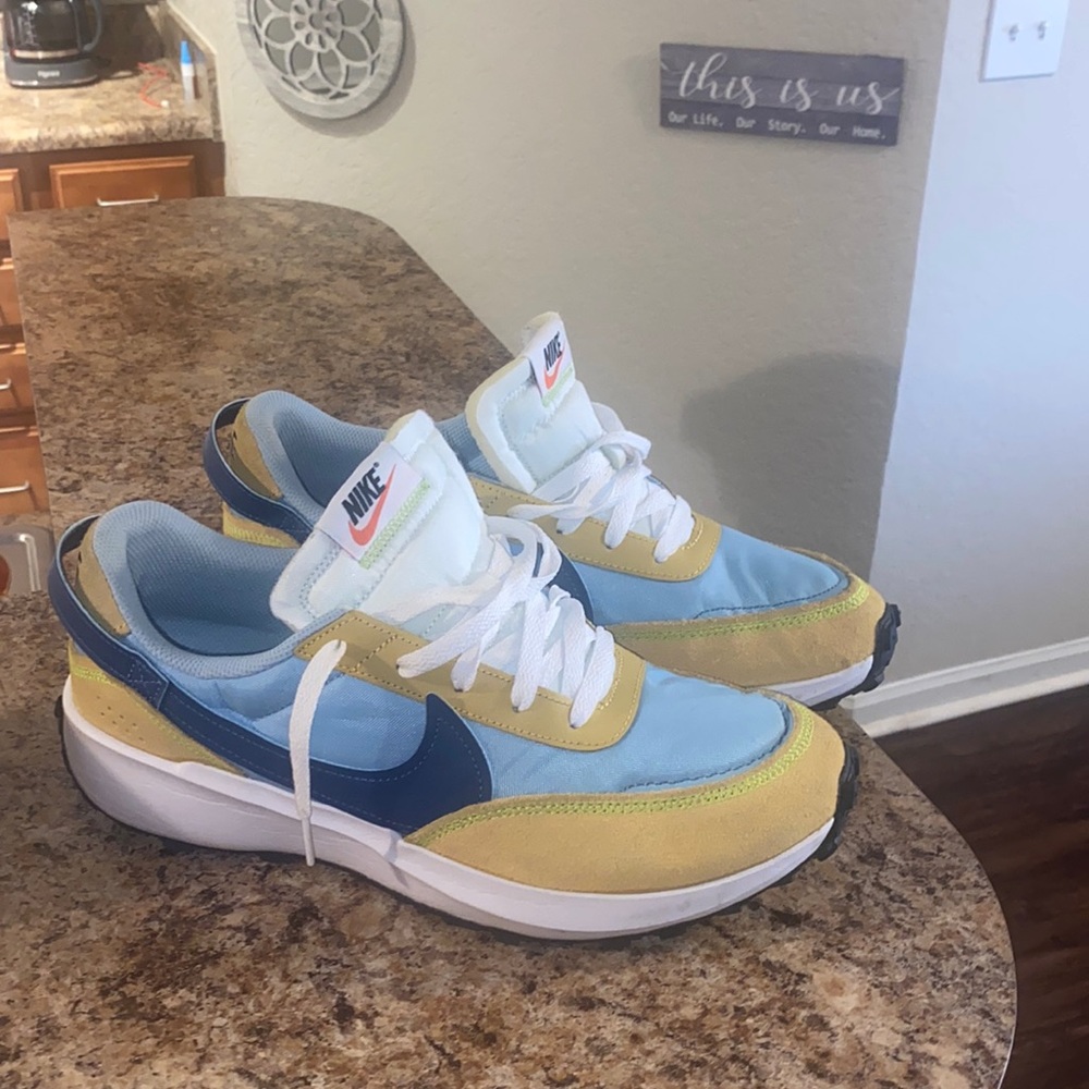 Men’s Nike Sneaker Size 10
